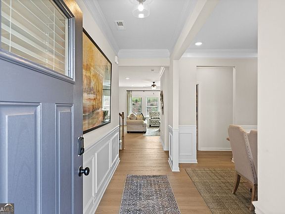 3rd image of 629 Mountaintop Rd