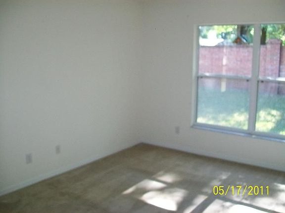 5th image of 810 Haven Oak Ct