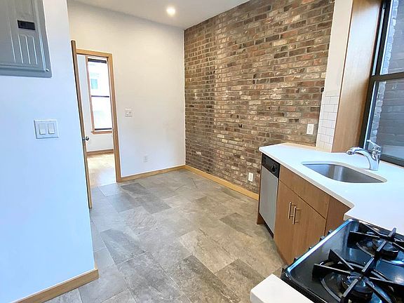 5th image of 110 Madison St APT 5