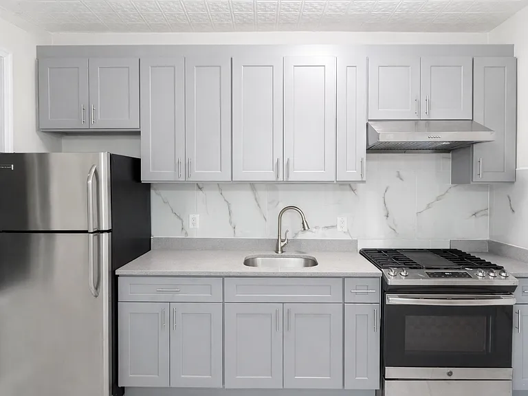 22 Chestnut St #1 — Photo 14