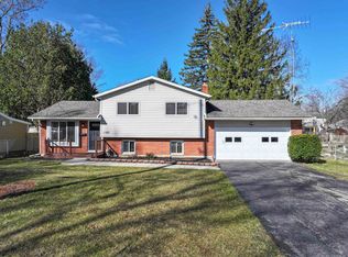 11160 Riverview Dr, Grand Blanc, MI 48439