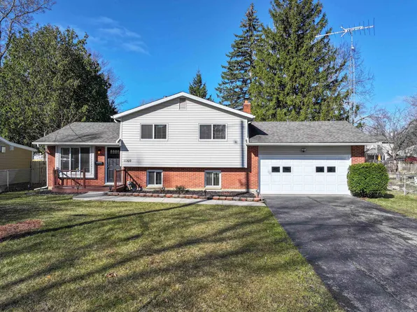 11160 Riverview Dr, Grand Blanc, MI 48439