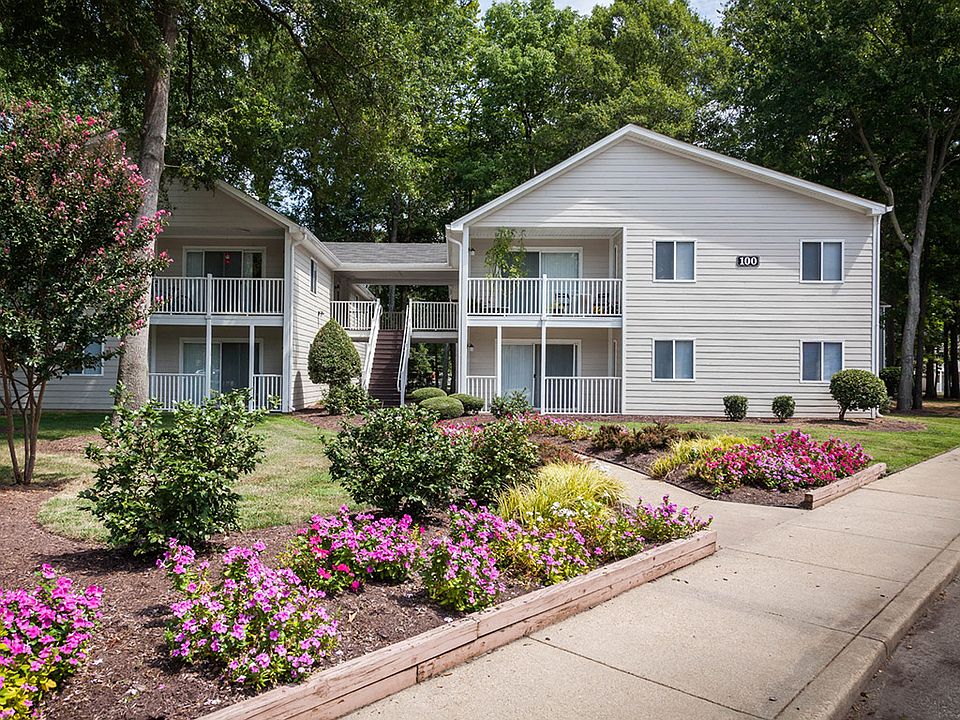 Welcome to Four Seasons Apartments