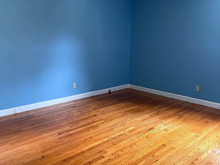 9414 Puritan Rd — Photo 10