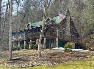 992 Winterdale Rd, Starlight, PA 18461