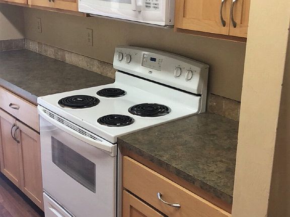 5th image of 432 E 12th Ave