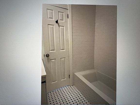 4th image of 103 & 105 Flatbush Camp Rd #3