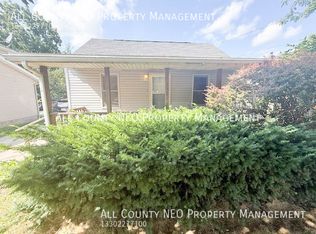 1301 Benton St, Barberton, OH 44203