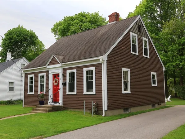 23 Dearborn Ave, Hampton, NH 03842