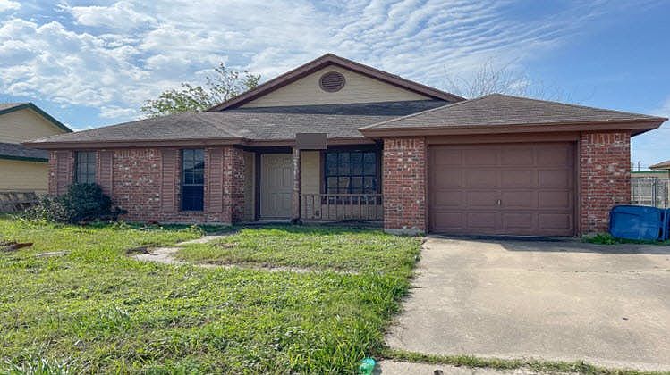 2nd image of 2209 Westlake Ct