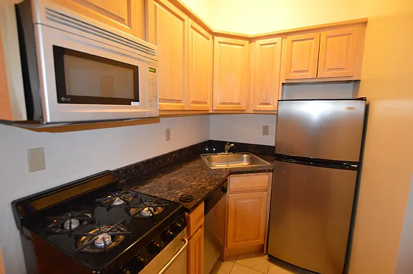 Rented by City Stop Realty | media 11