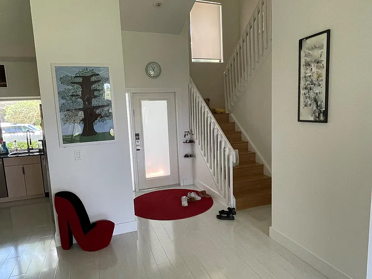 777 Saint Albans Dr — Photo 1