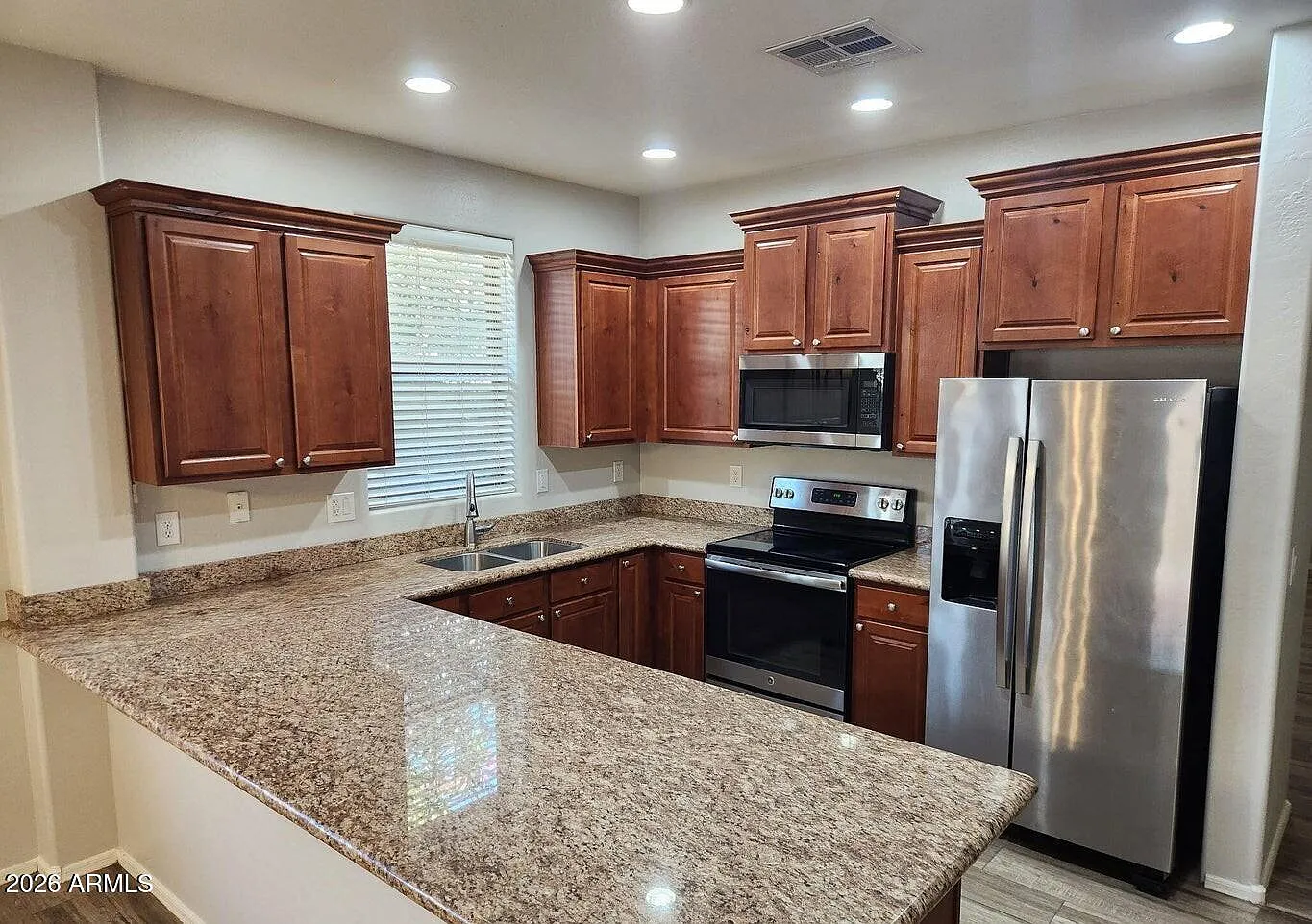 4 bed, 2.0 bath, 1919 sqft, $2,400 — Photo 2