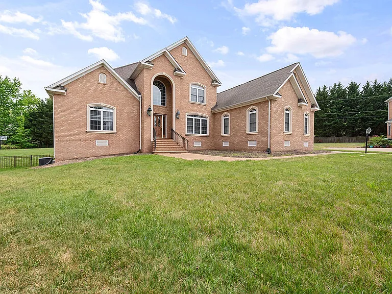 2701 Logan Estates Run — Photo 50