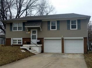 1012 Village Ct, Buckner, MO 64016