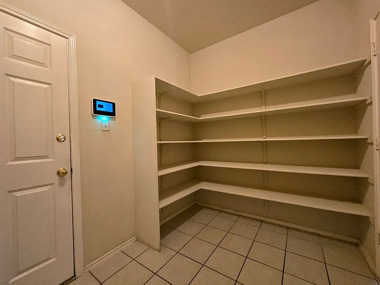 4708 Golden Gate Dr — Photo 12