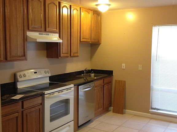 3rd image of 3027 Magliocco Dr #5