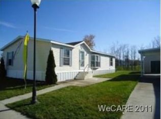 613 Lake Ridge Dr, Lima, OH 45804