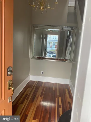 204 W Main St Photo 1