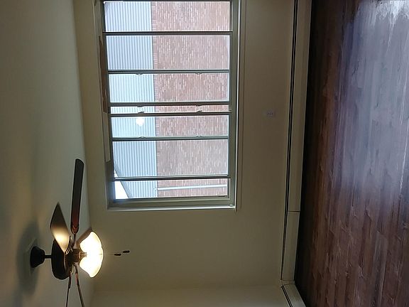 3rd image of 808 N Main St #12A