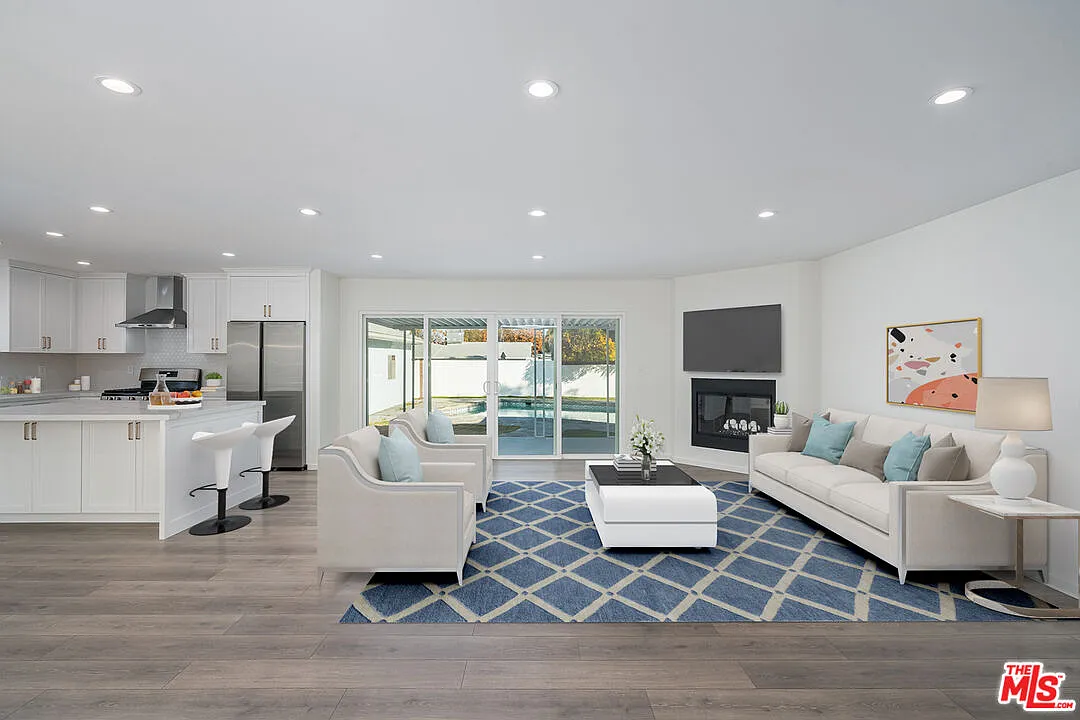 3 bed, 2.0 bath, 1461 sqft, $5,400 — Photo 1