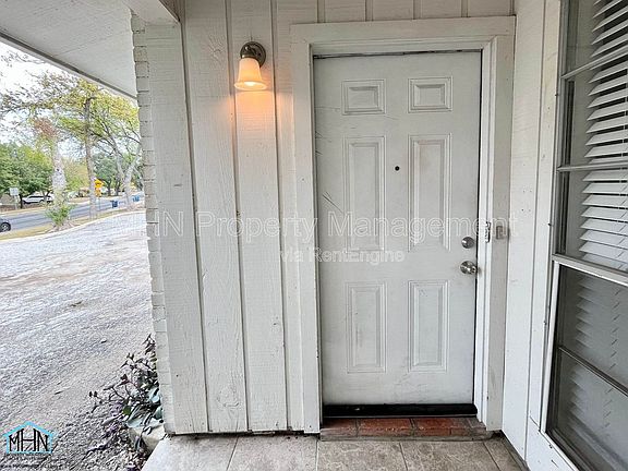 2nd image of 944 Patricia Dr