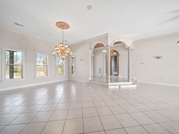 3rd image of 389 Roy Hays Way