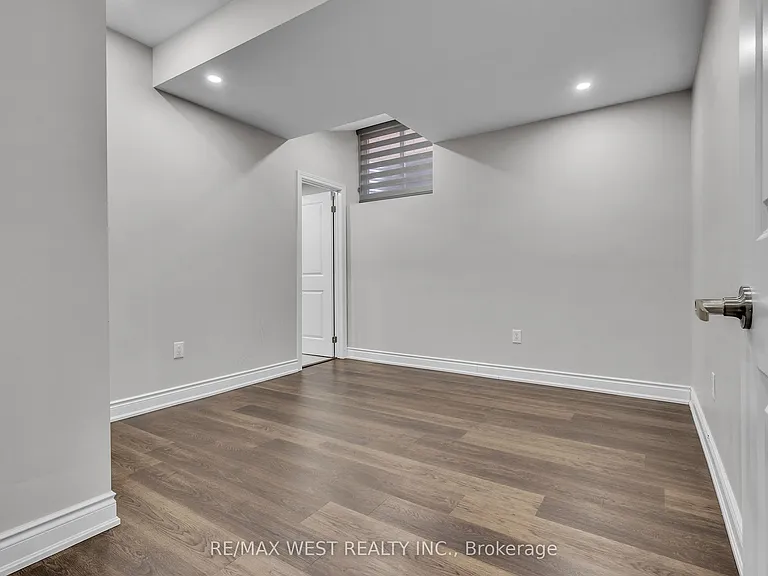 65 Port Royal Ave #LOWER — Photo 7