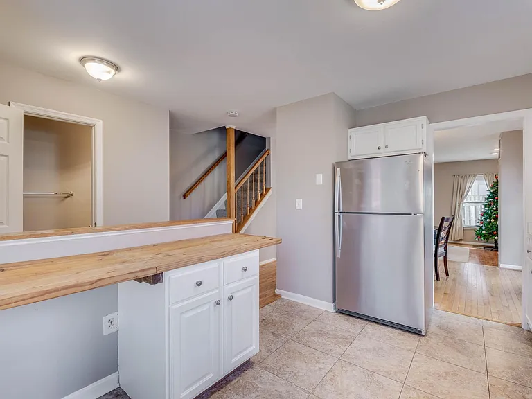 216 Roundhouse Ct — Photo 5