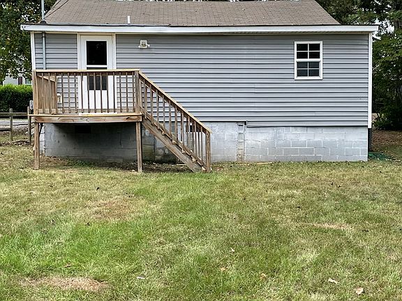 3rd image of 922 Carolina St