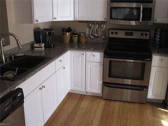 2nd image of 3811 Chimney Creek Dr