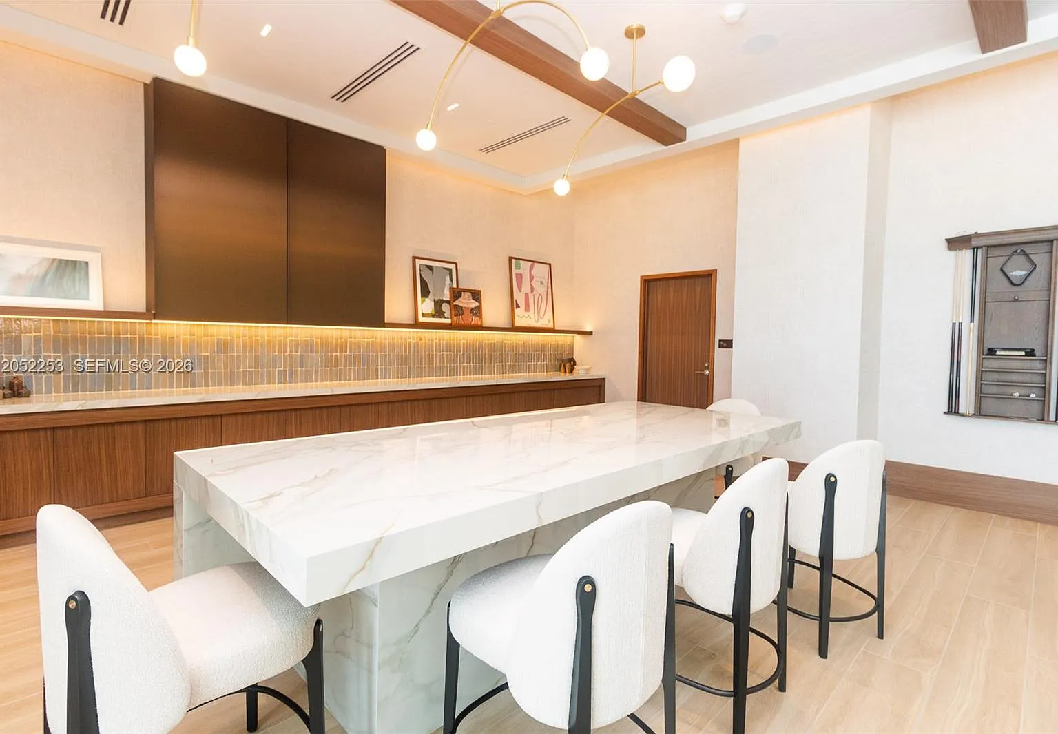 1 bed, 1081 sqft, $6,990 — Photo 4