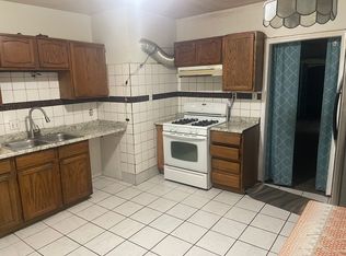 2220 Caniff Ave, Hamtramck, MI 48212