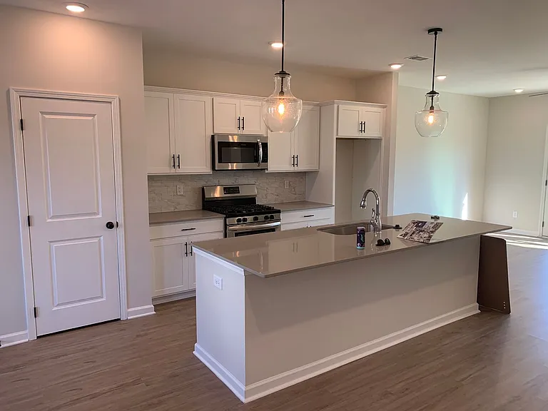 2815 Ridge Crest Ct — Photo 4