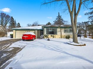 750 Southampton Ct, Auburn Hills, MI 48326