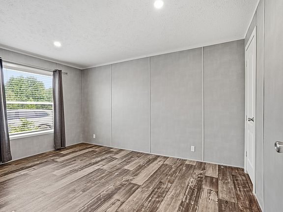 2nd image of 153 Eagle Rock Dr