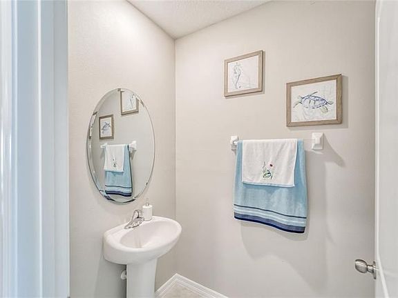 5th image of 11918 Miracle Mile Dr