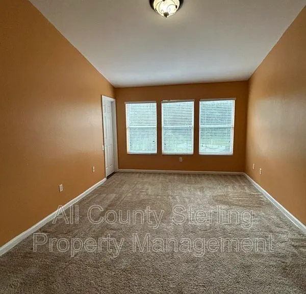 5052 Hawkstone Dr — Photo 12