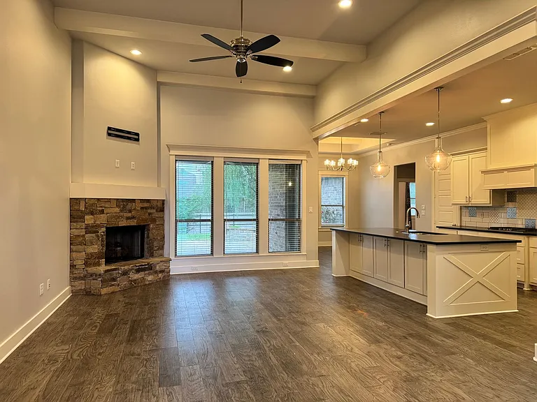 7315 Rolling Acres Pl — Photo 3