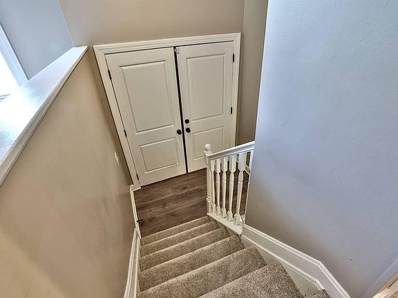 4th image of 2709 Wesley Dr