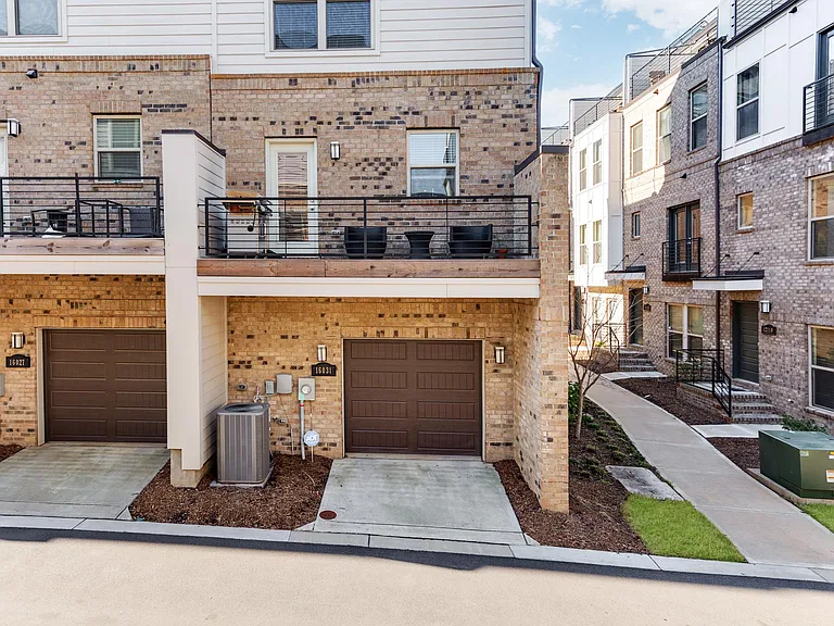 16031 Roscoe Ln — Photo 38