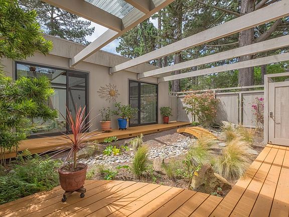 3rd image of 4032 Costado Pl