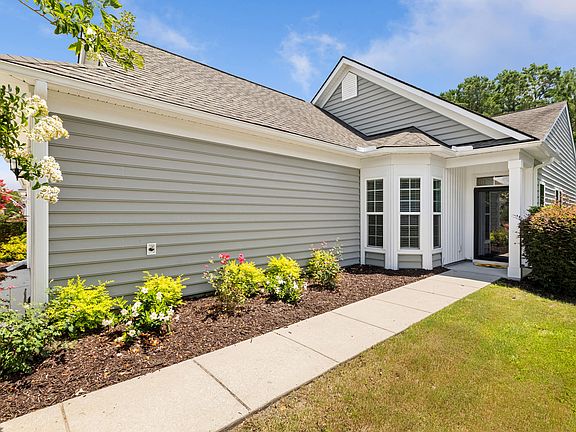4th image of 223 Waterfront Park Dr
