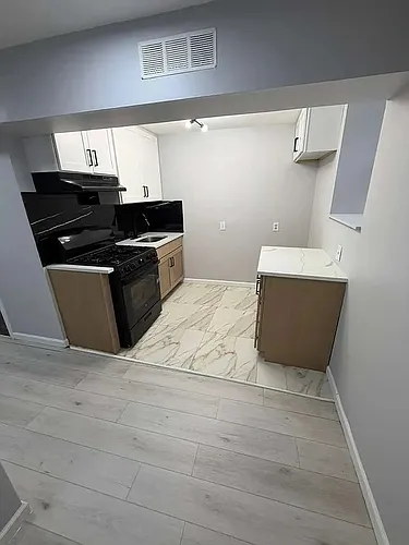 32 Dayton St Photo 1