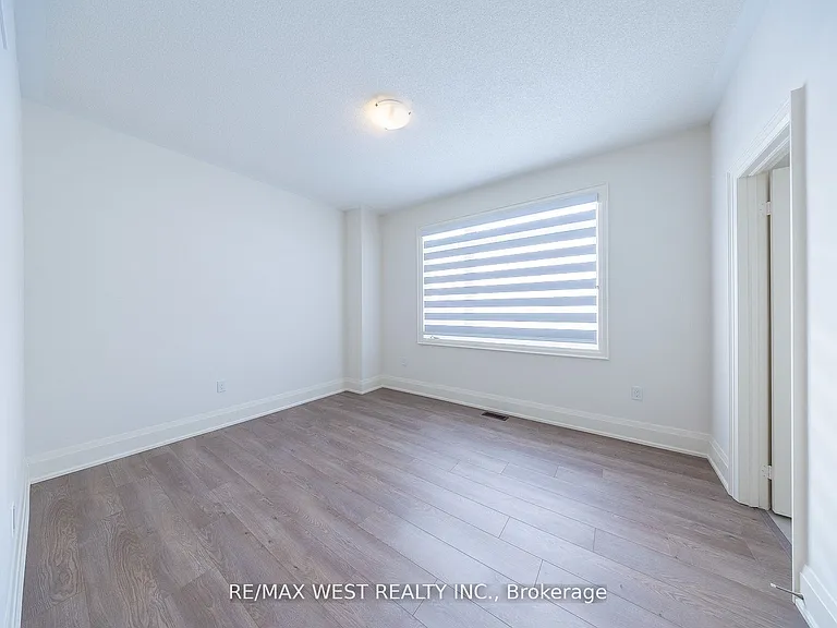 2215 Crystal Dr — Photo 26