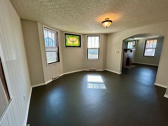 5th image of 3302 Daytona Ave