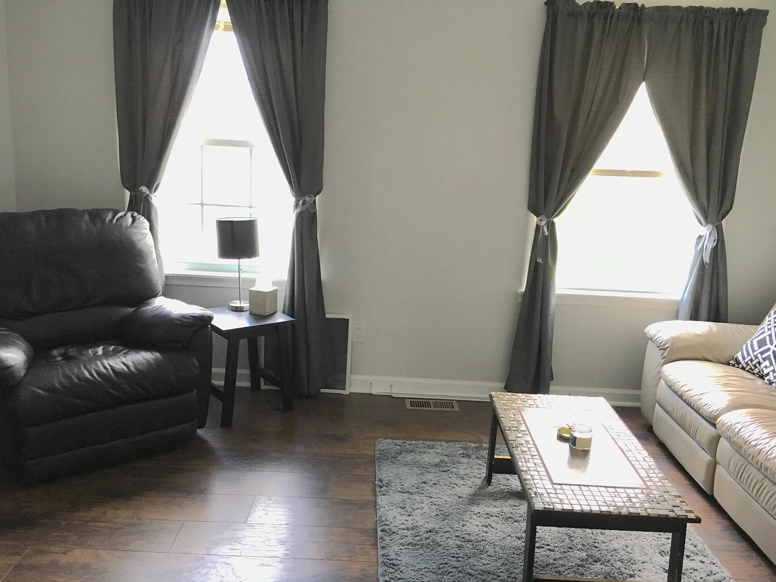 4 bed, 2.5 bath, 1000 sqft, $3,300 — Photo 4