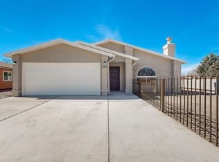 559 Calle Don Demetrio NE, Los Lunas, NM 87031