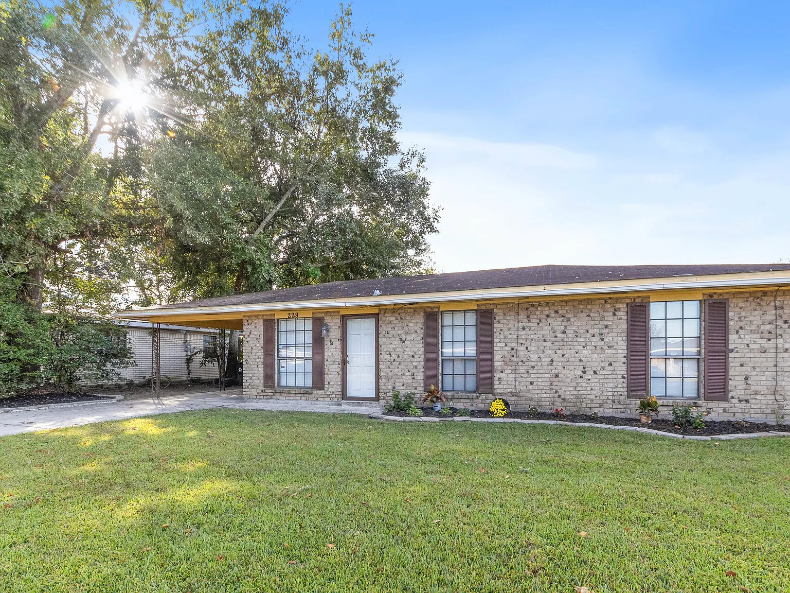 3 bed, 1257 sqft, $1,500 — Photo 1