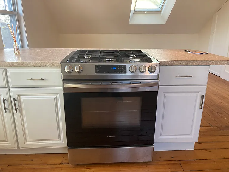 28 1/2 Grove St #3 — Photo 16
